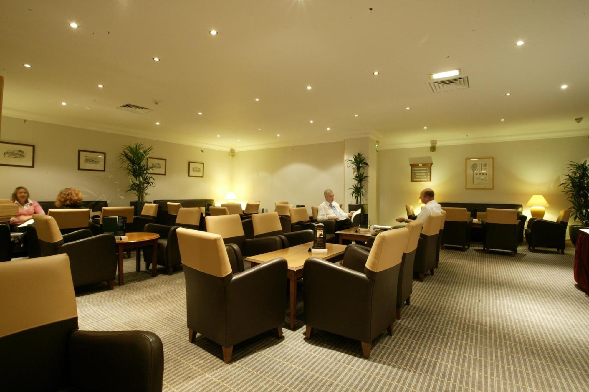 Holiday Inn Leeds-Wakefield M1 Jct40, An Ihg Hotel Bagian luar foto
